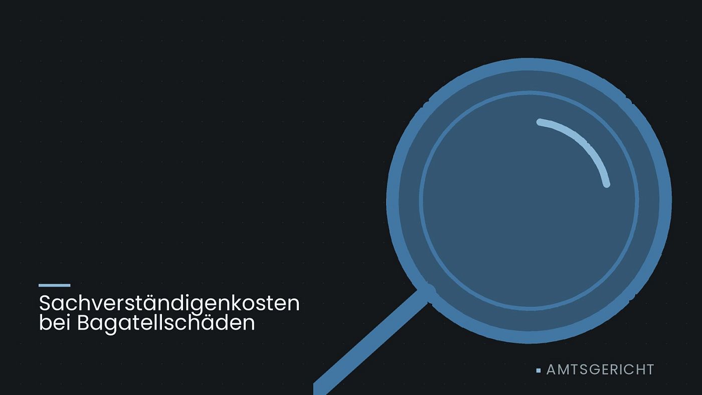 Symbolgrafik: eine gezeichnete Lupe als Zeichen für eine Prüfung, beschriftet mit „Sachverständigenkosten bei Bagatellschäden“.